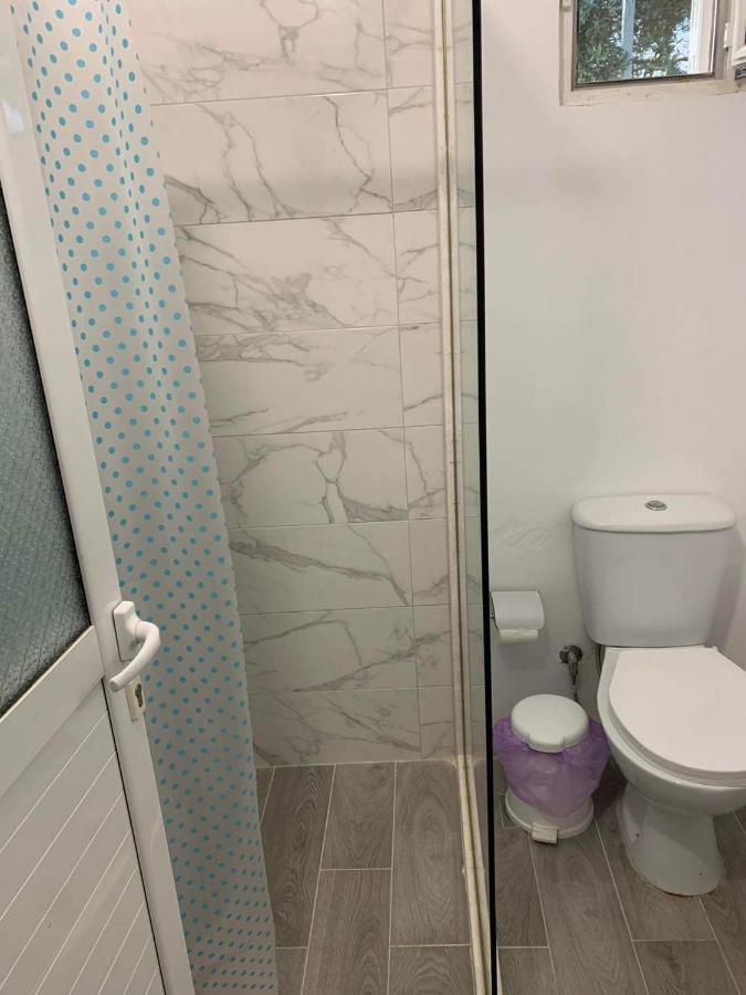 Sarsed Home, Sarande Bagian luar foto